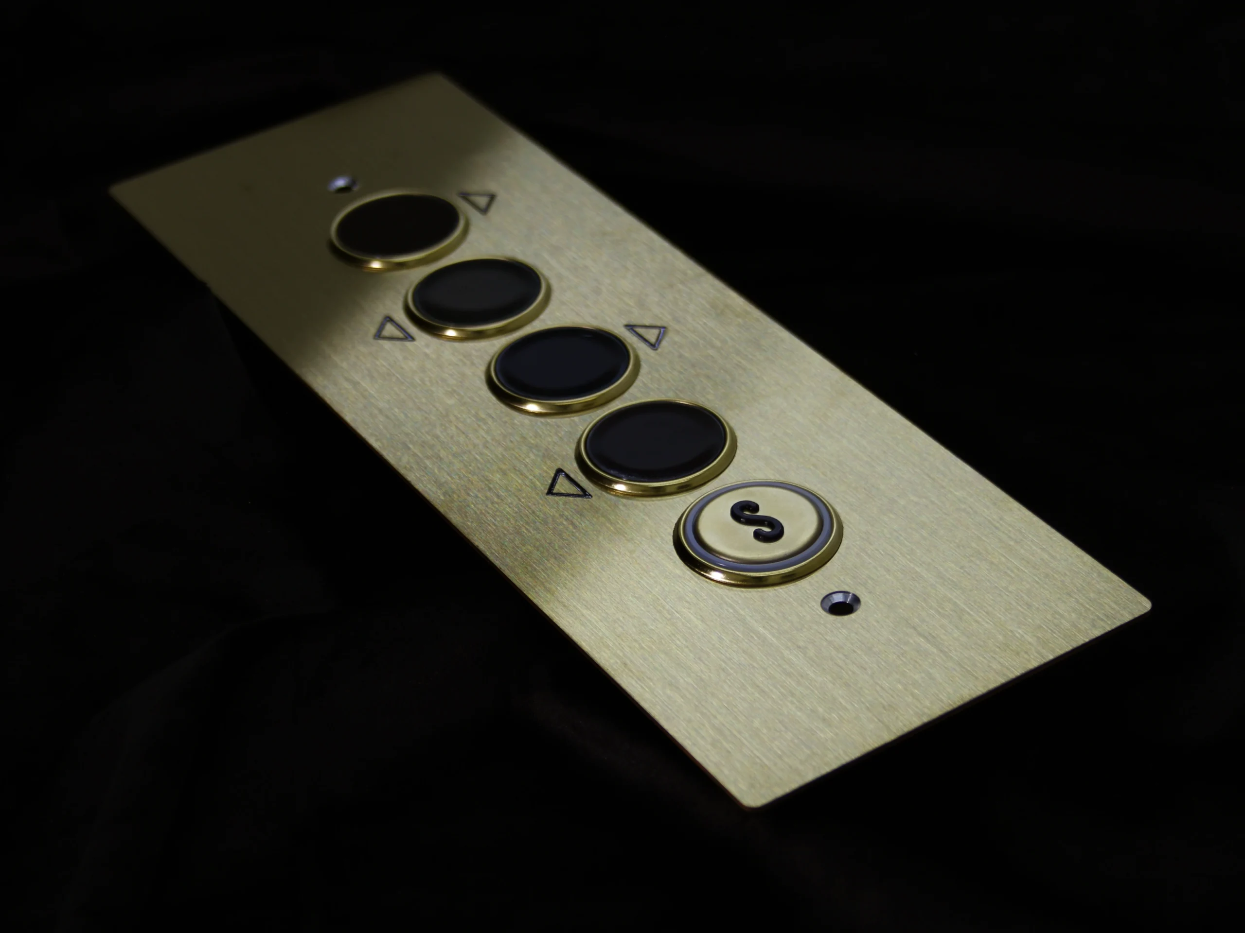 DMGSPA FLAT FACEPLATES BRUSHED PVD GOLD